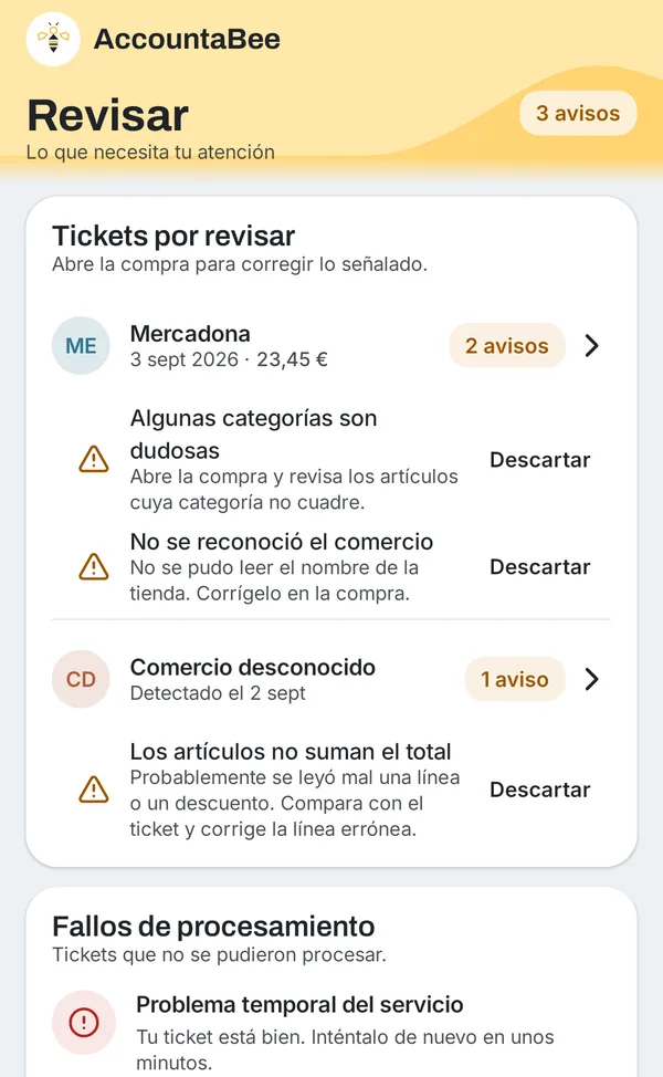 Pantalla Revisar: tickets con avisos como categorías dudosas, comercio no reconocido o artículos que no suman el total